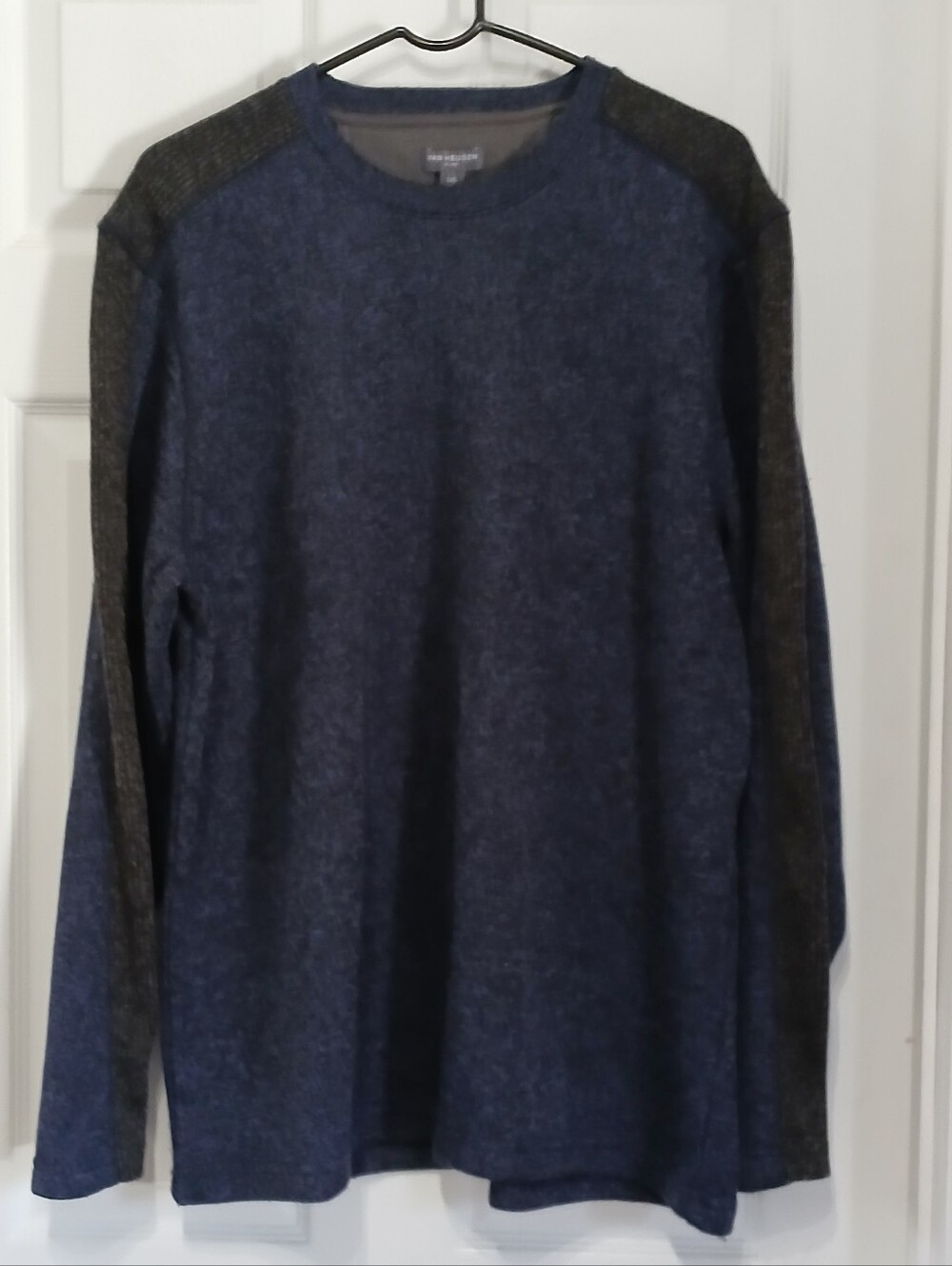 Men's Van Heusen Flex Pullover Sweater - Navy with Charcoal Sleeves - Size Large